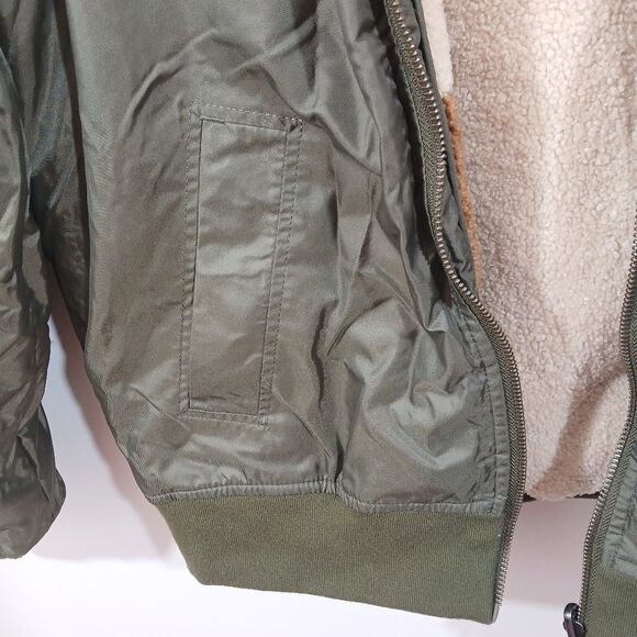 Green Reversable Jacket - Picture 9 of 9